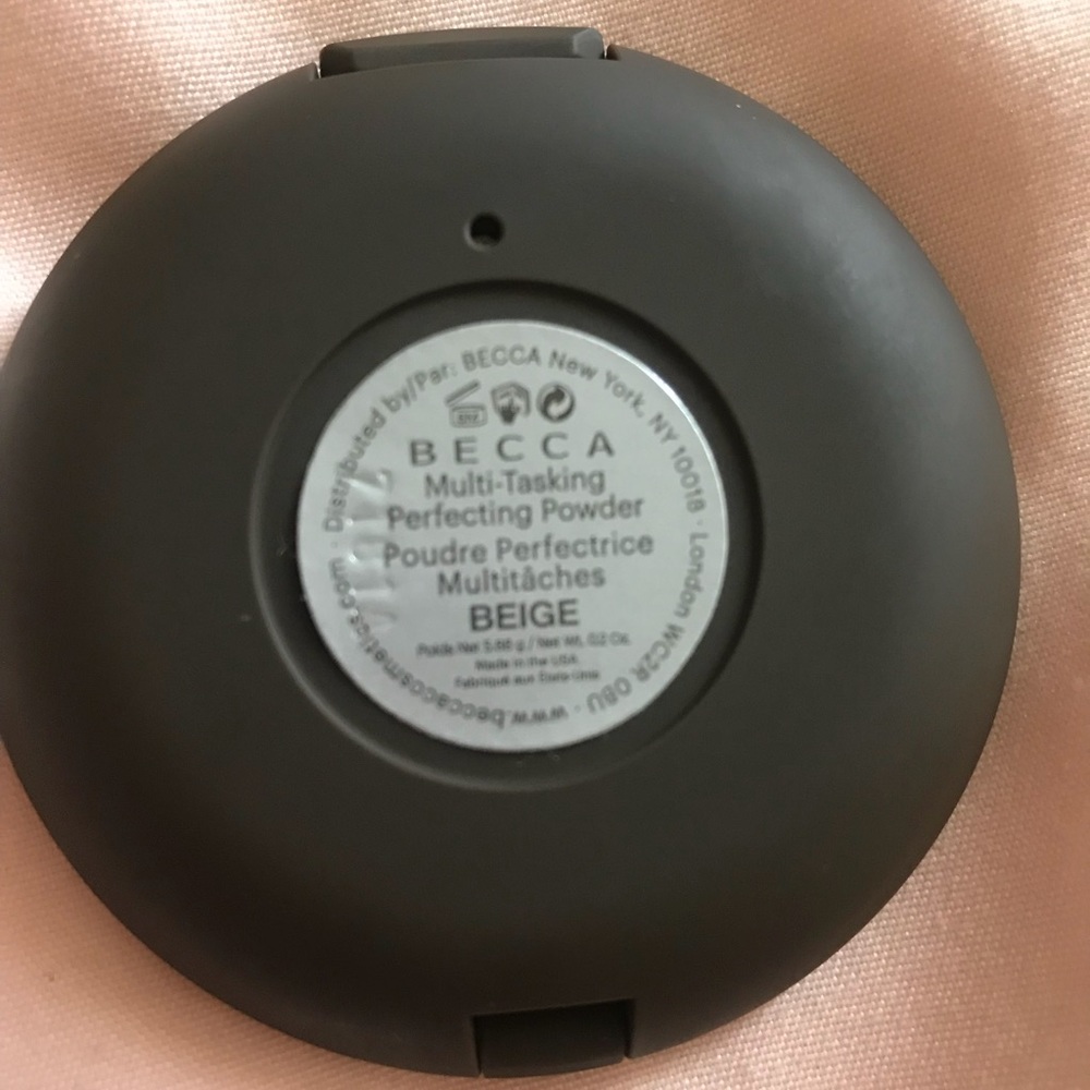 Becca face powder in BEIGE